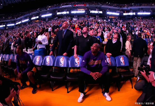 爱游戏官网-场面火爆！NBA观众席沸腾不已