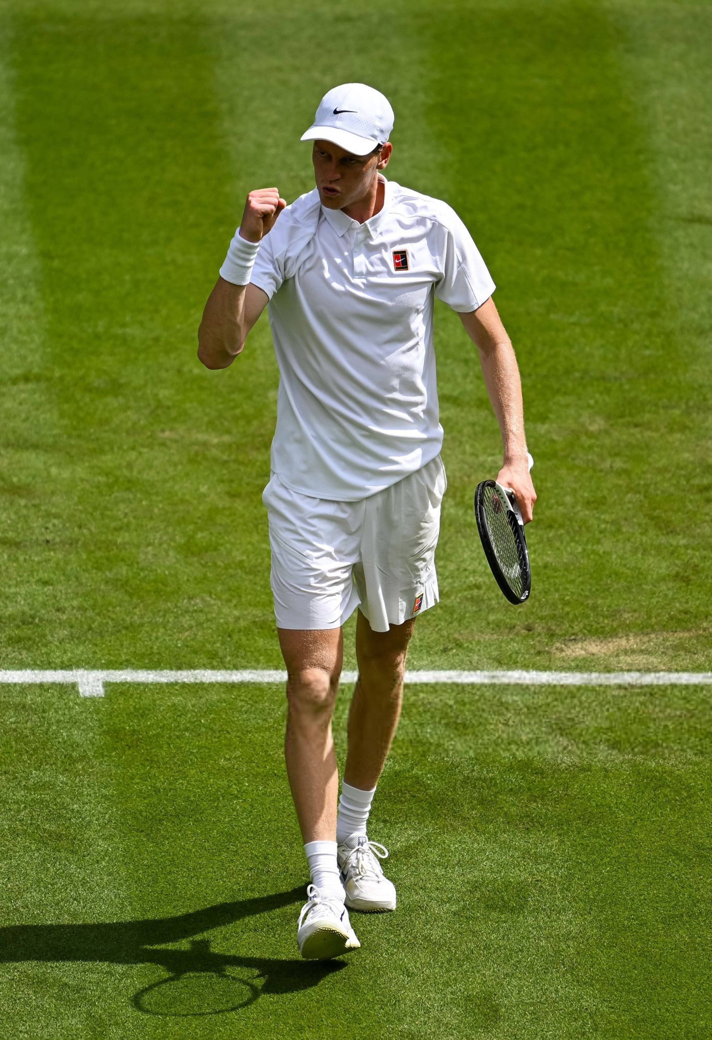 关于澳网逆转温网，梅德韦杰夫统治全场的信息