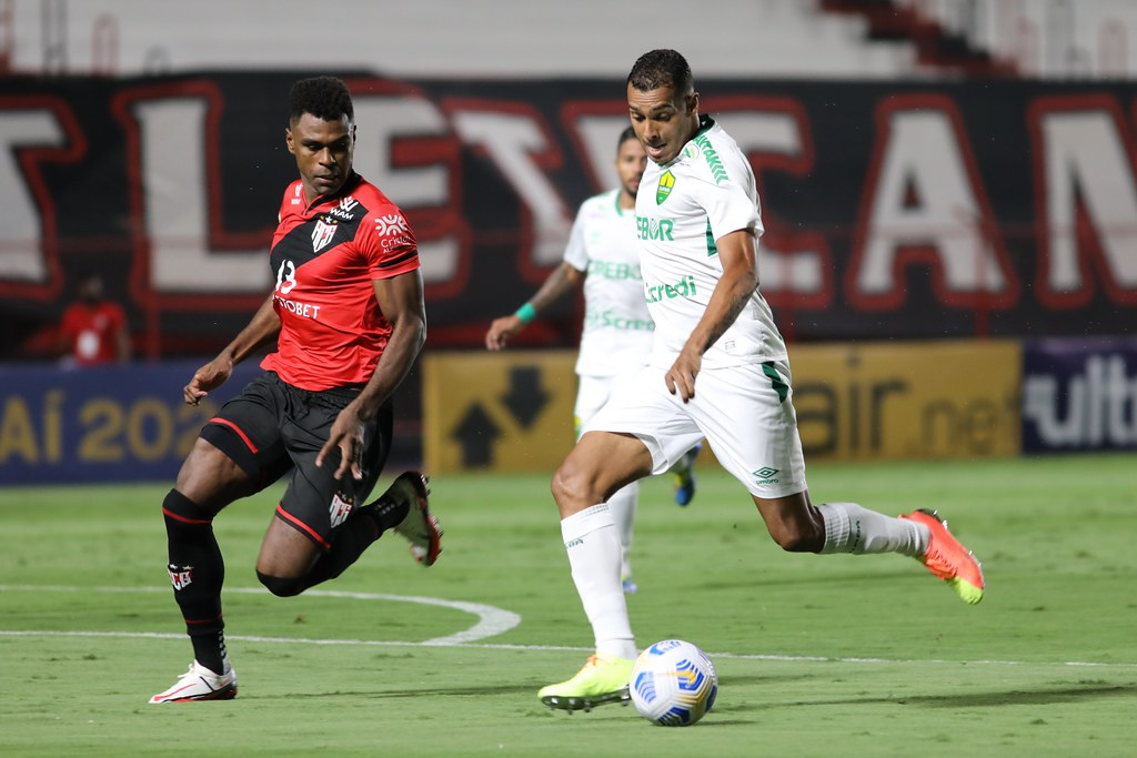 红牛二队鏖战索伯车队,塞恩斯刷新纪录 红牛二队鏖战索伯车队,塞恩斯刷新纪录