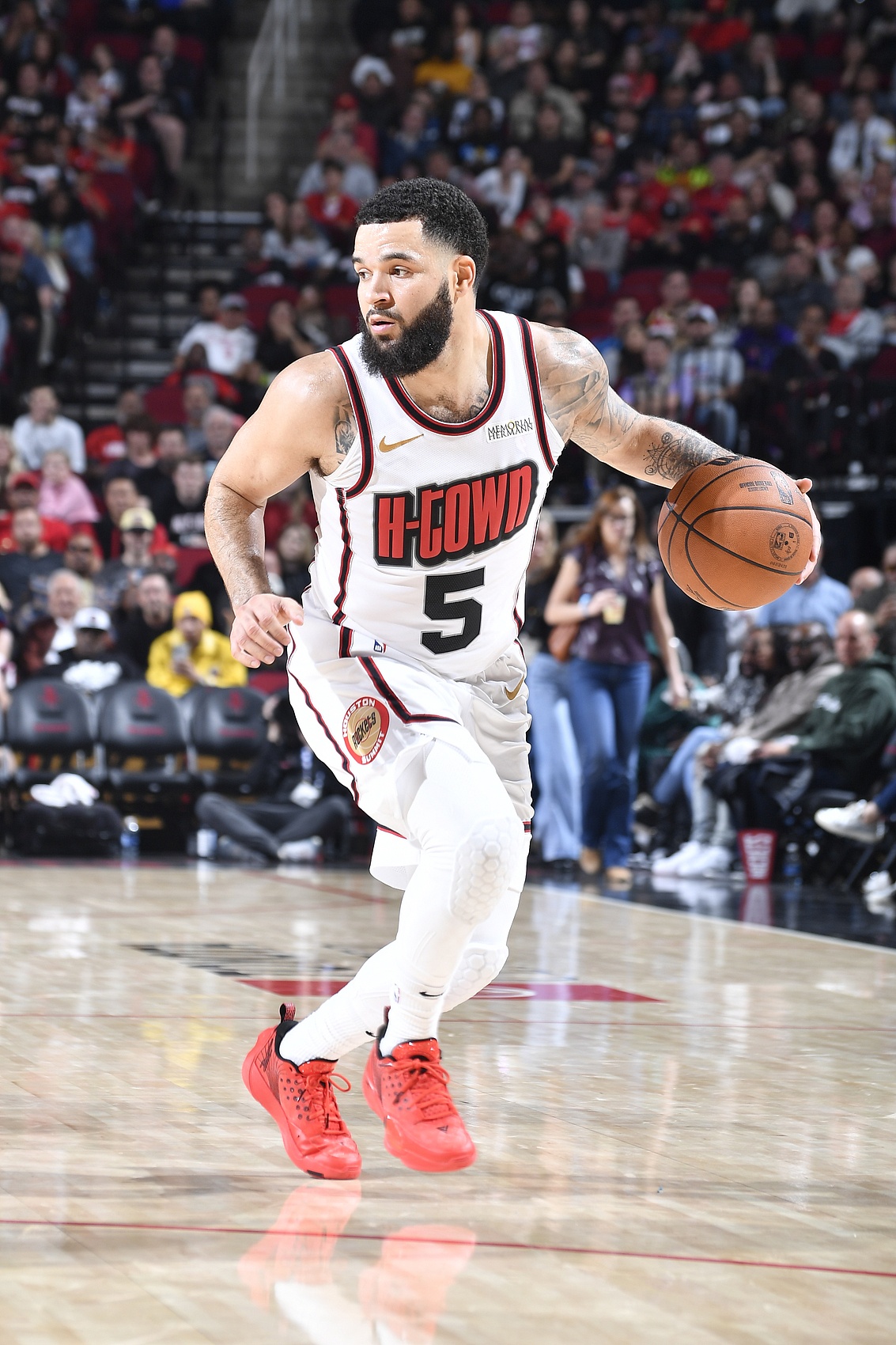 北京队轻取辽宁队，范弗利特点燃赛场