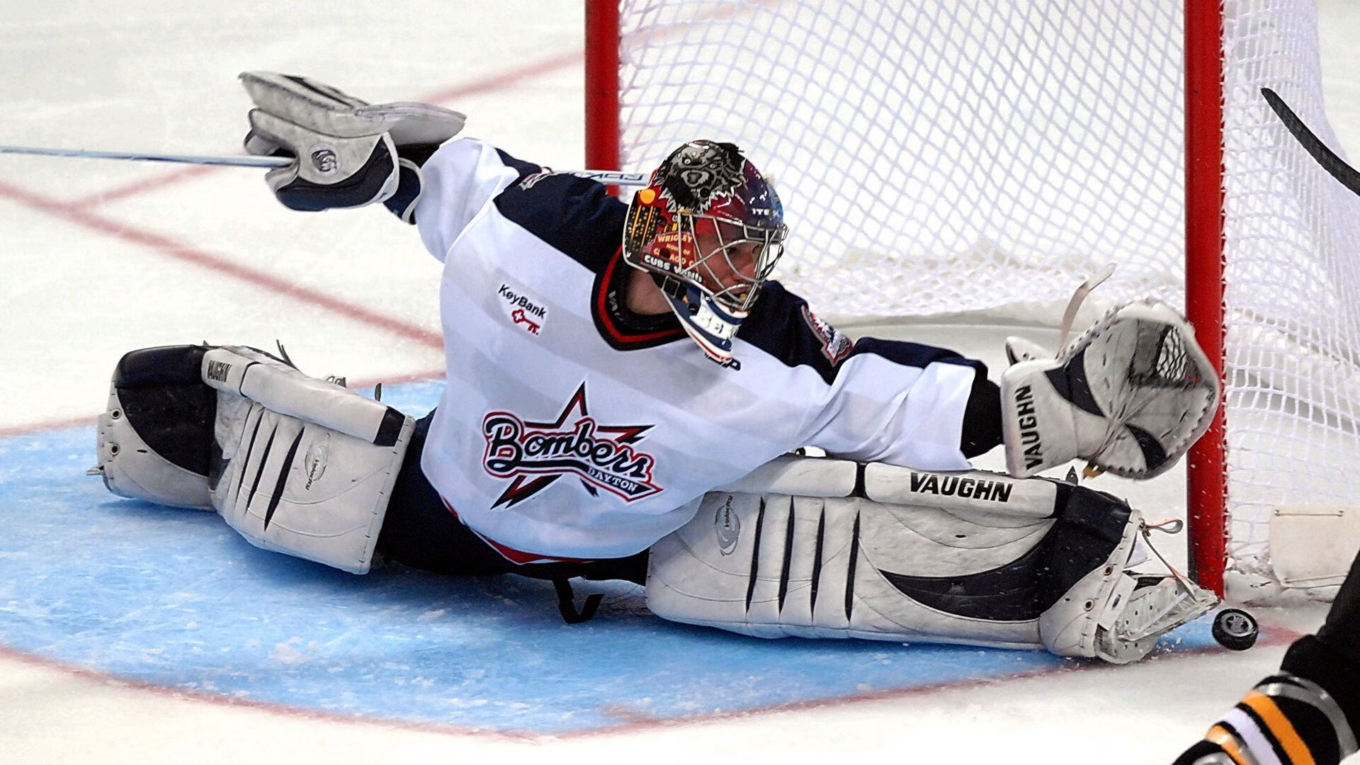 赛道与赛场,当维斯塔潘的引擎咆哮,浓眉在洛杉矶写下新历史