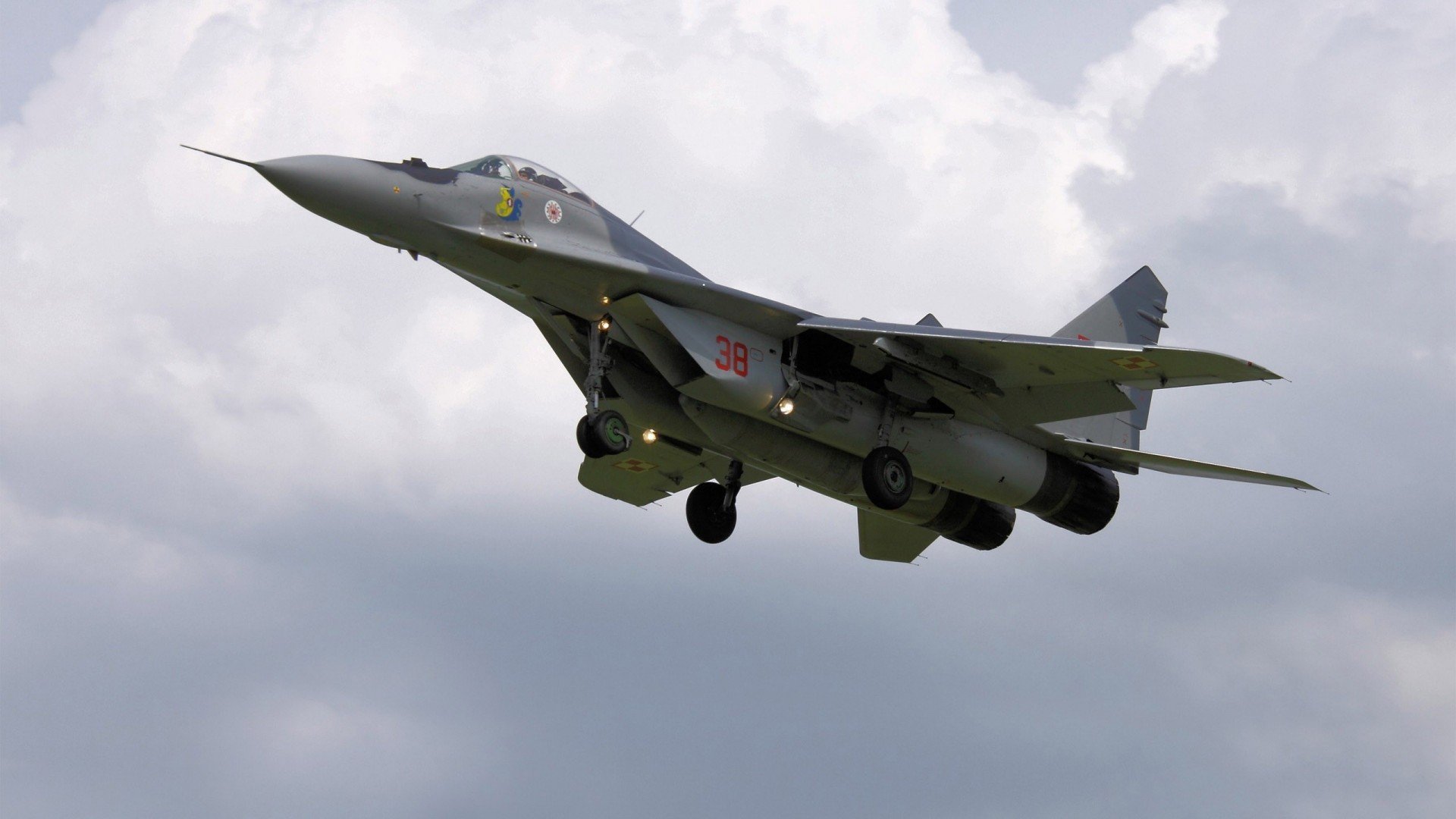 伯纳乌上演个人英雄主义交响曲，凯恩满分领奏皇马击溃AC米兰