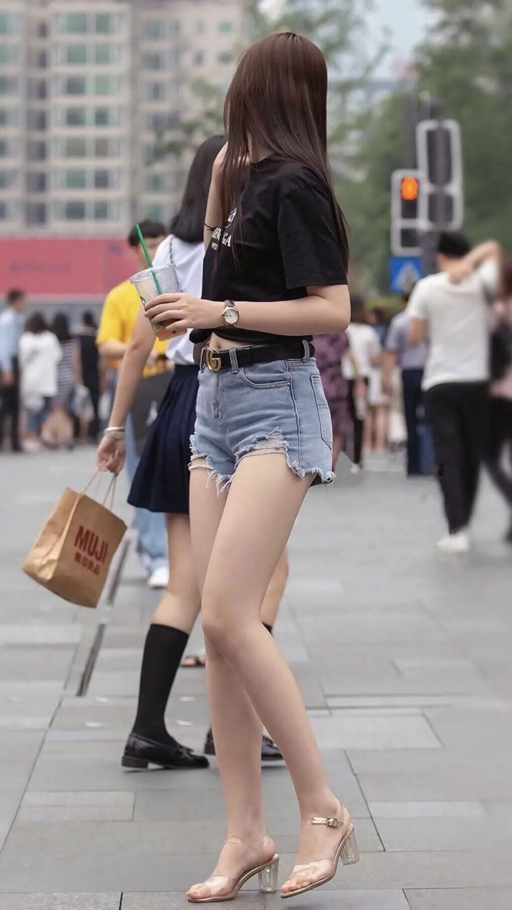蓝衣孤星耀世，格列兹曼独舞之夜，奥地利如何用铁血战术碾碎厄瓜多尔